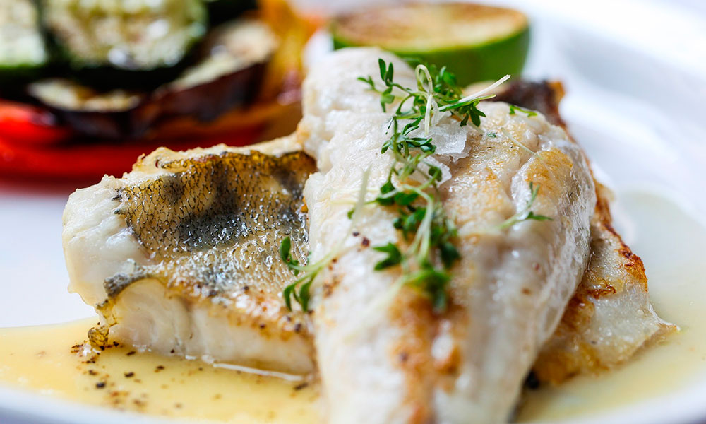 ¿Te vas a la playa? Pide pescado azul para comer