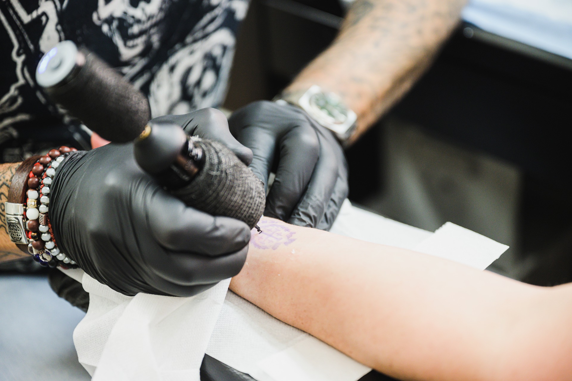 Curso higiénico sanitario para tatuajes, piercings y micropigmentación